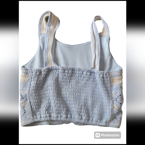 Beautees crocheted floral crop top size S - Picture 5 of 7